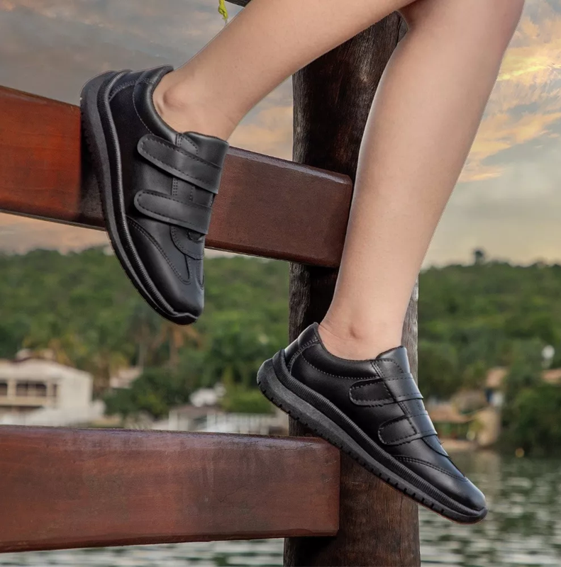 Tênis Feminino Antiderrapante Calce Fácil com Velcro