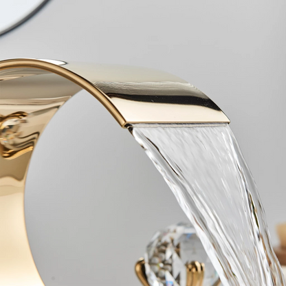 Torneira Gourmet Para Banheiro Monocomando Cascata Luxo Dourado Detalhes Cascata
