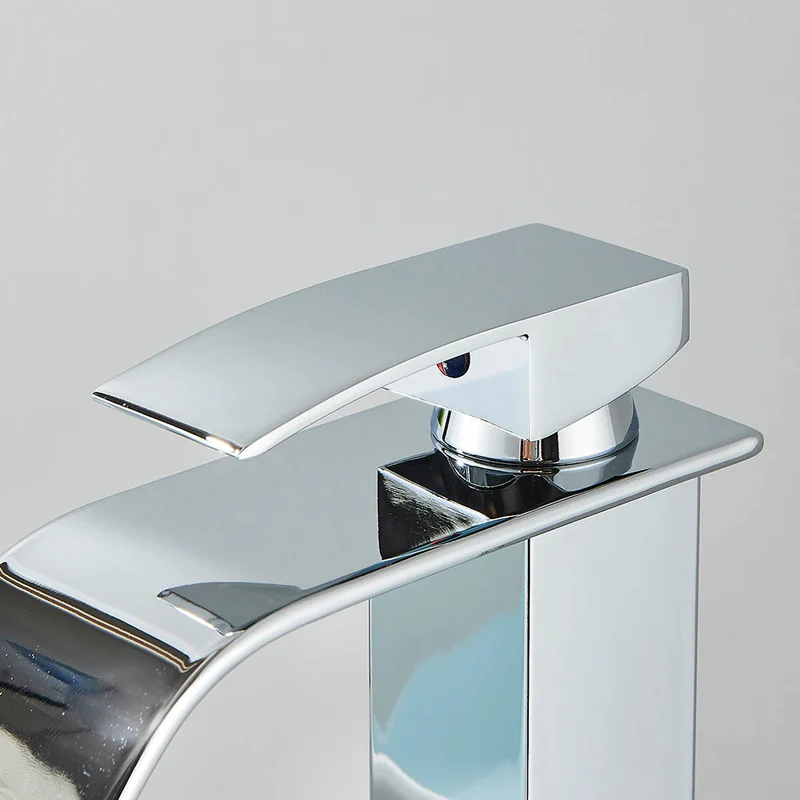 Torneira para Banheiro Cascata Misturador Monocomando Cromada Cascata Detalhes