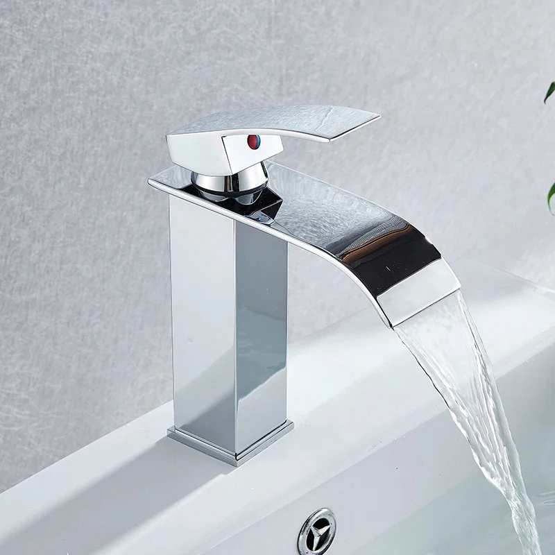 Torneira para Banheiro Cascata Misturador Monocomando Cromada Funcionando