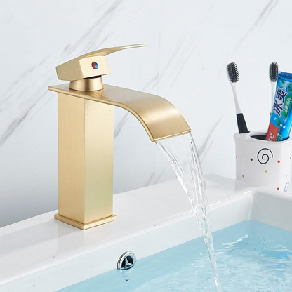 Torneira para Banheiro Cascata Misturador Monocomando Dourada Instalada
